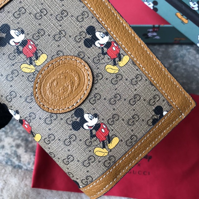 Gucci護照夾 602538 古馳聯名Disney 時尚單品 Gucci護照套  gqy3500